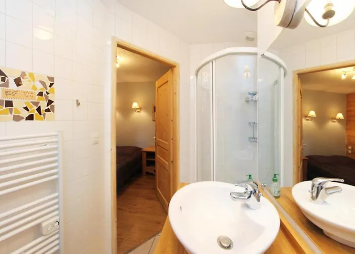 Joli A L'arriere Du Chantelouve Апартаменты