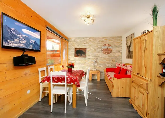 Апартаменты Joli A L'arriere Du Chantelouve