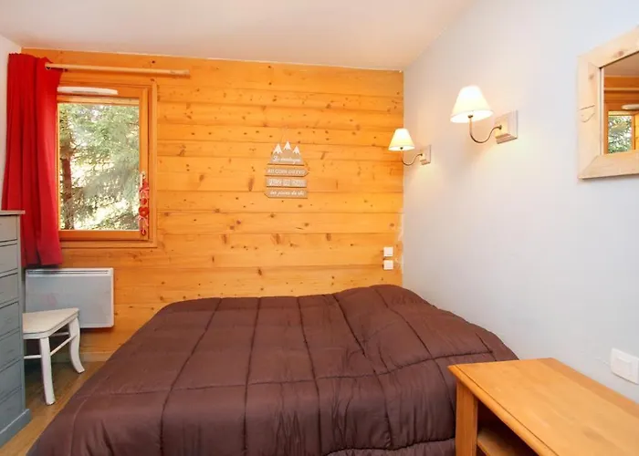 Joli A L'arriere Du Chantelouve