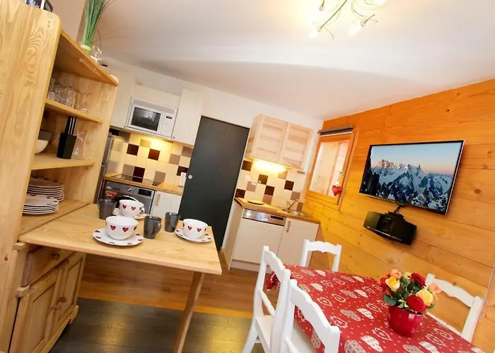 Joli A L'arriere Du Chantelouve Апартаменты