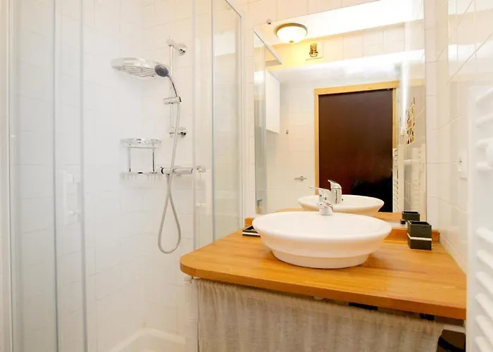 Апартаменты Joli A L'arriere Du Chantelouve