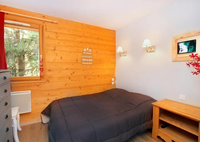 Joli A L'arriere Du Chantelouve Апартаменты *