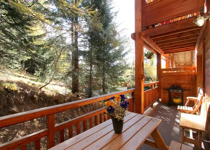 Joli A L'arriere Du Chantelouve