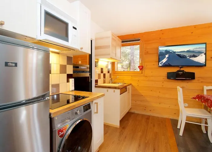 Joli A L'arriere Du Chantelouve * Ле дез Альп