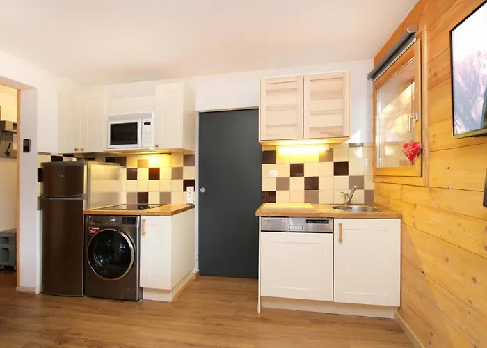 Joli A L'arriere Du Chantelouve